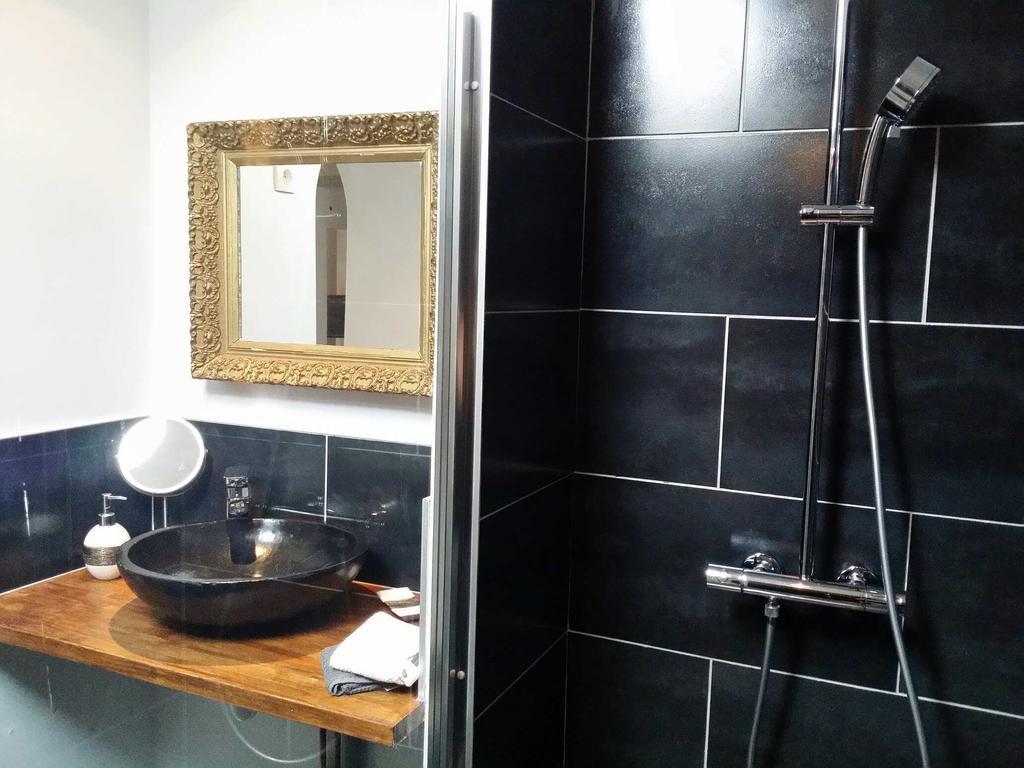 Chambres D'Hotes Des Demoiselles Ville-Saint-Jacques Room photo
